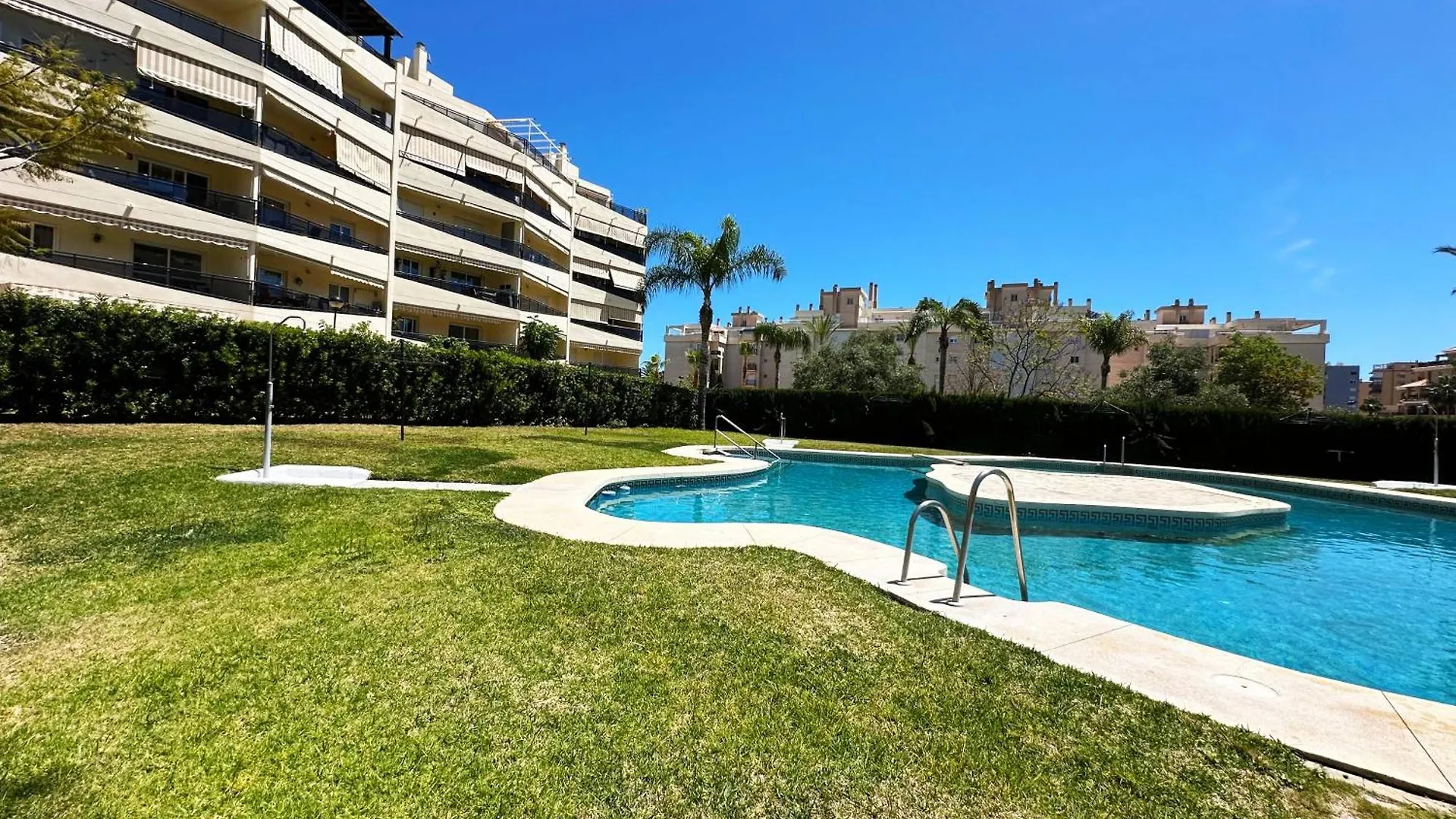 Bri - Amplio Apartamento Con Terraza, Piscina, Tenis, Padel, Playa A 5 Minutos Torremolinos 0*,