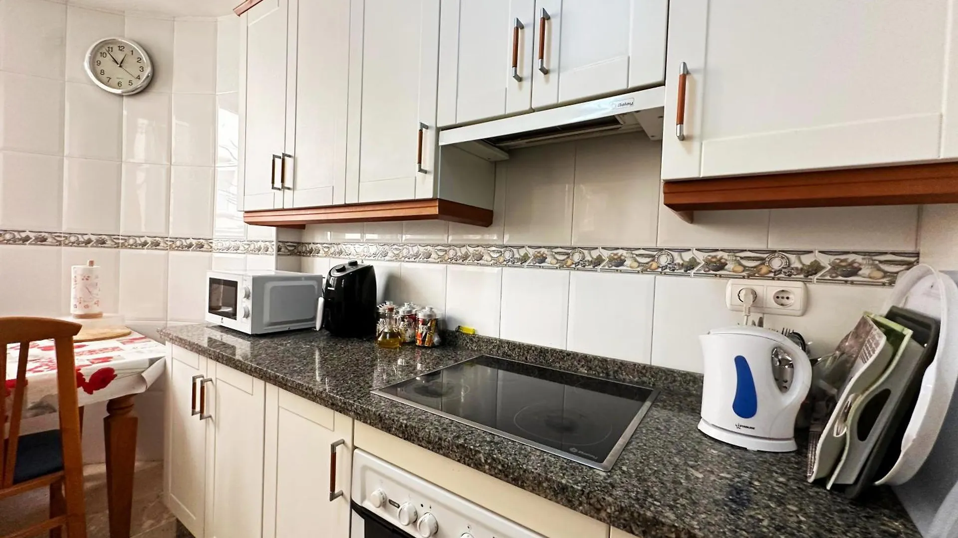 Bri - Amplio Apartamento Con Terraza, Piscina, Tenis, Padel, Playa A 5 Minutos Torremolinos Apartment