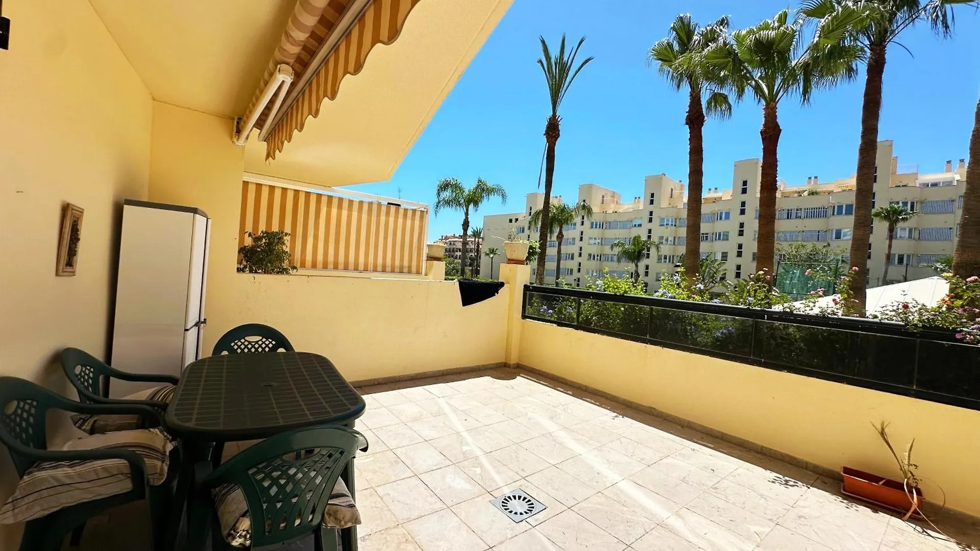 Bri - Amplio Apartamento Con Terraza, Piscina, Tenis, Padel, Playa A 5 Minutos Torremolinos Apartment