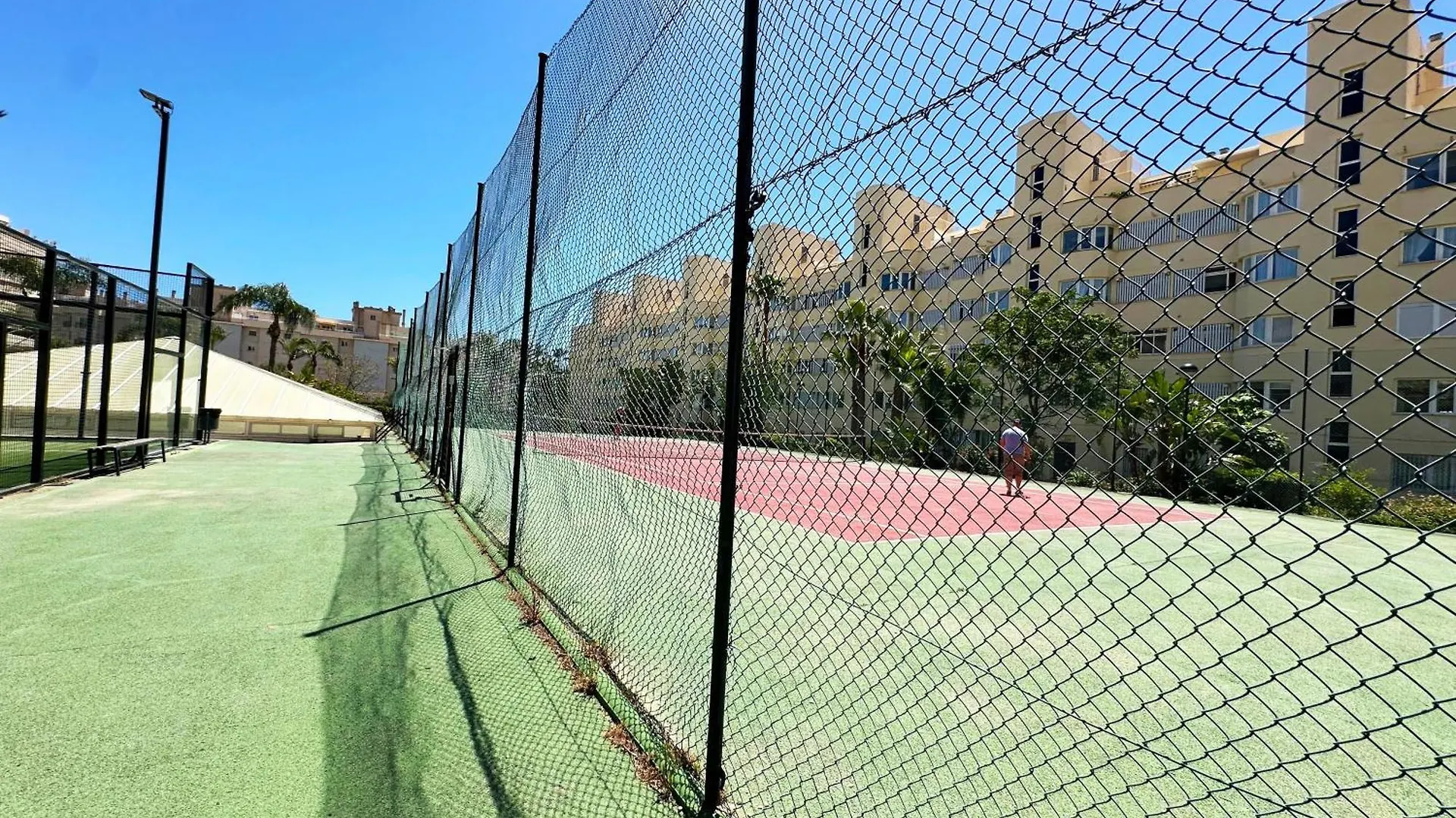 Bri - Amplio Apartamento Con Terraza, Piscina, Tenis, Padel, Playa A 5 Minutos Torremolinos Apartment