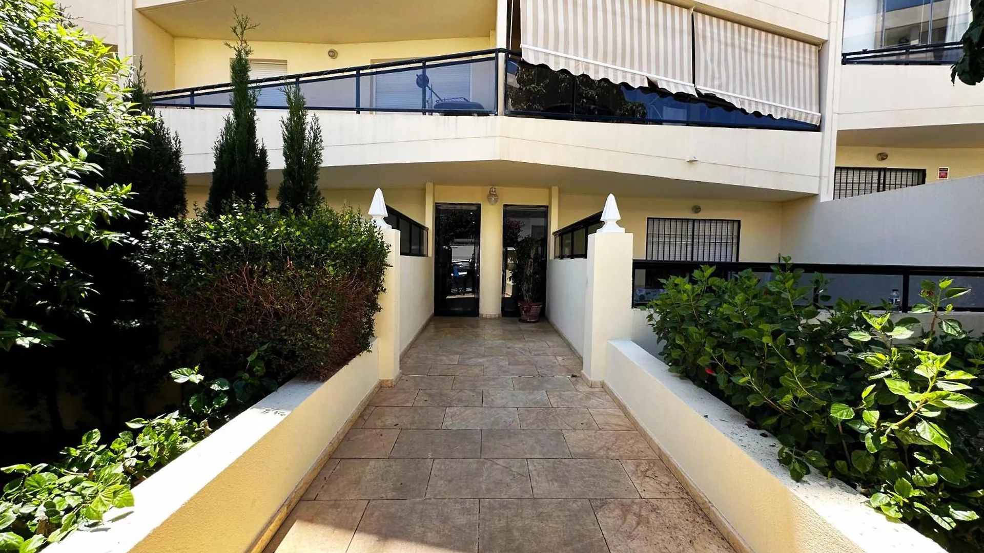 Bri - Amplio Apartamento Con Terraza, Piscina, Tenis, Padel, Playa A 5 Minutos Torremolinos Apartment