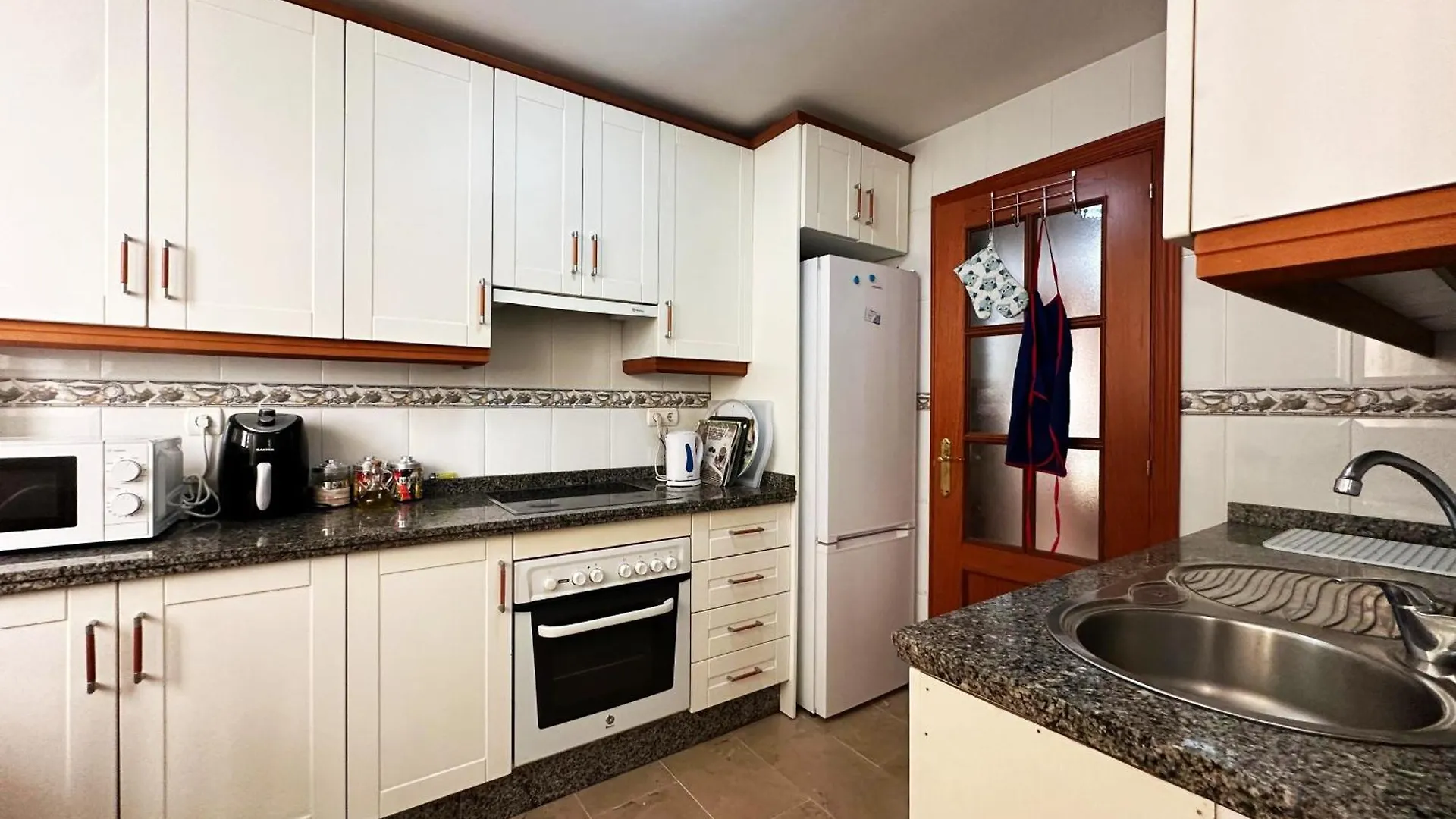 Bri - Amplio Apartamento Con Terraza, Piscina, Tenis, Padel, Playa A 5 Minutos Torremolinos