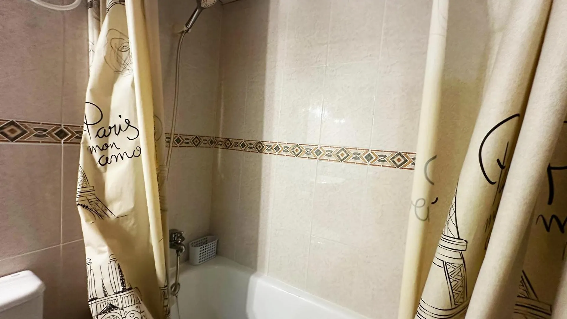 Apartment Bri - Amplio Apartamento Con Terraza, Piscina, Tenis, Padel, Playa A 5 Minutos Torremolinos