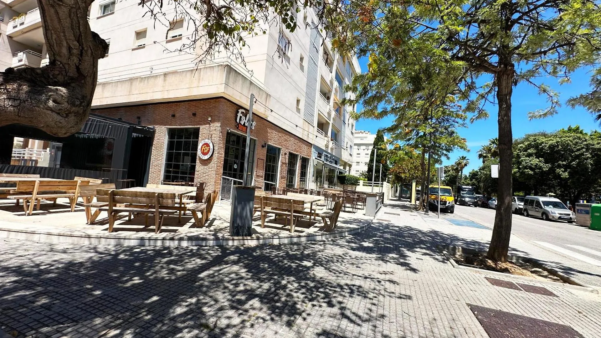 Bri - Amplio Apartamento Con Terraza, Piscina, Tenis, Padel, Playa A 5 Minutos Torremolinos Spain