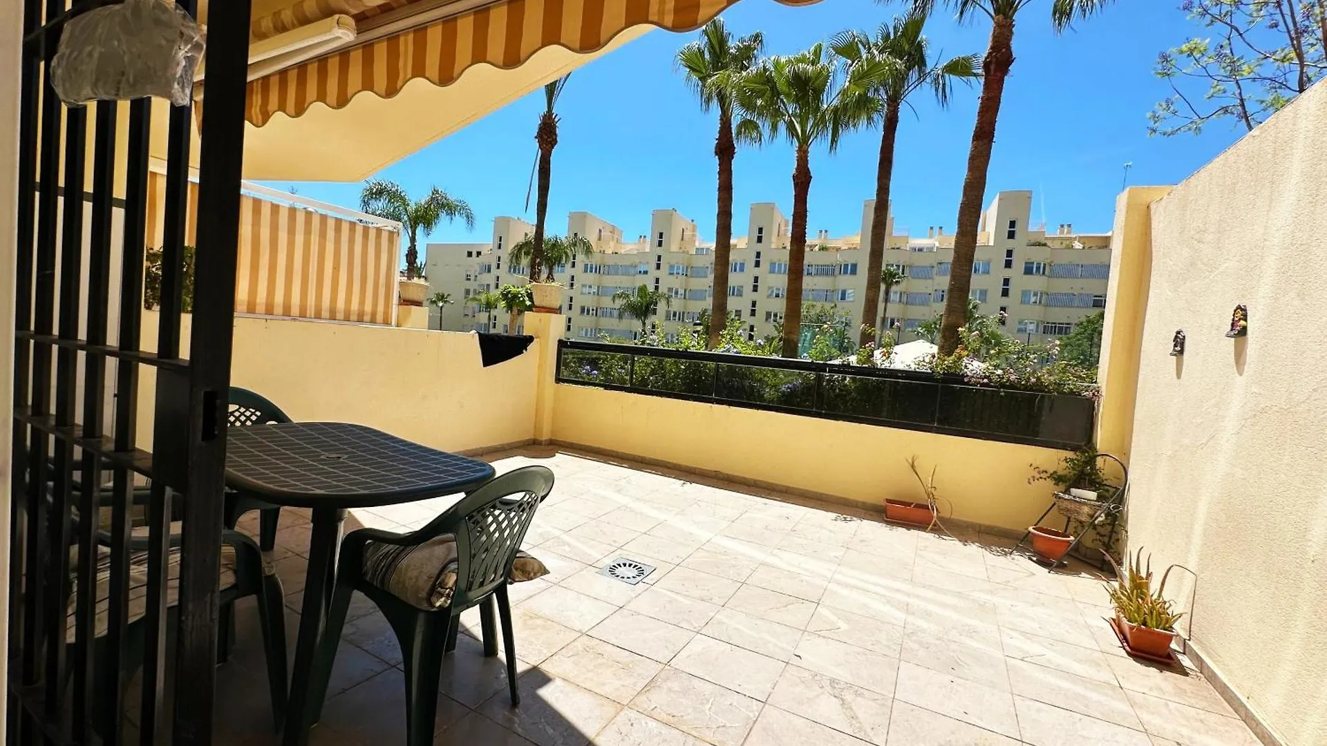 Apartment Bri - Amplio Apartamento Con Terraza, Piscina, Tenis, Padel, Playa A 5 Minutos Torremolinos Spain