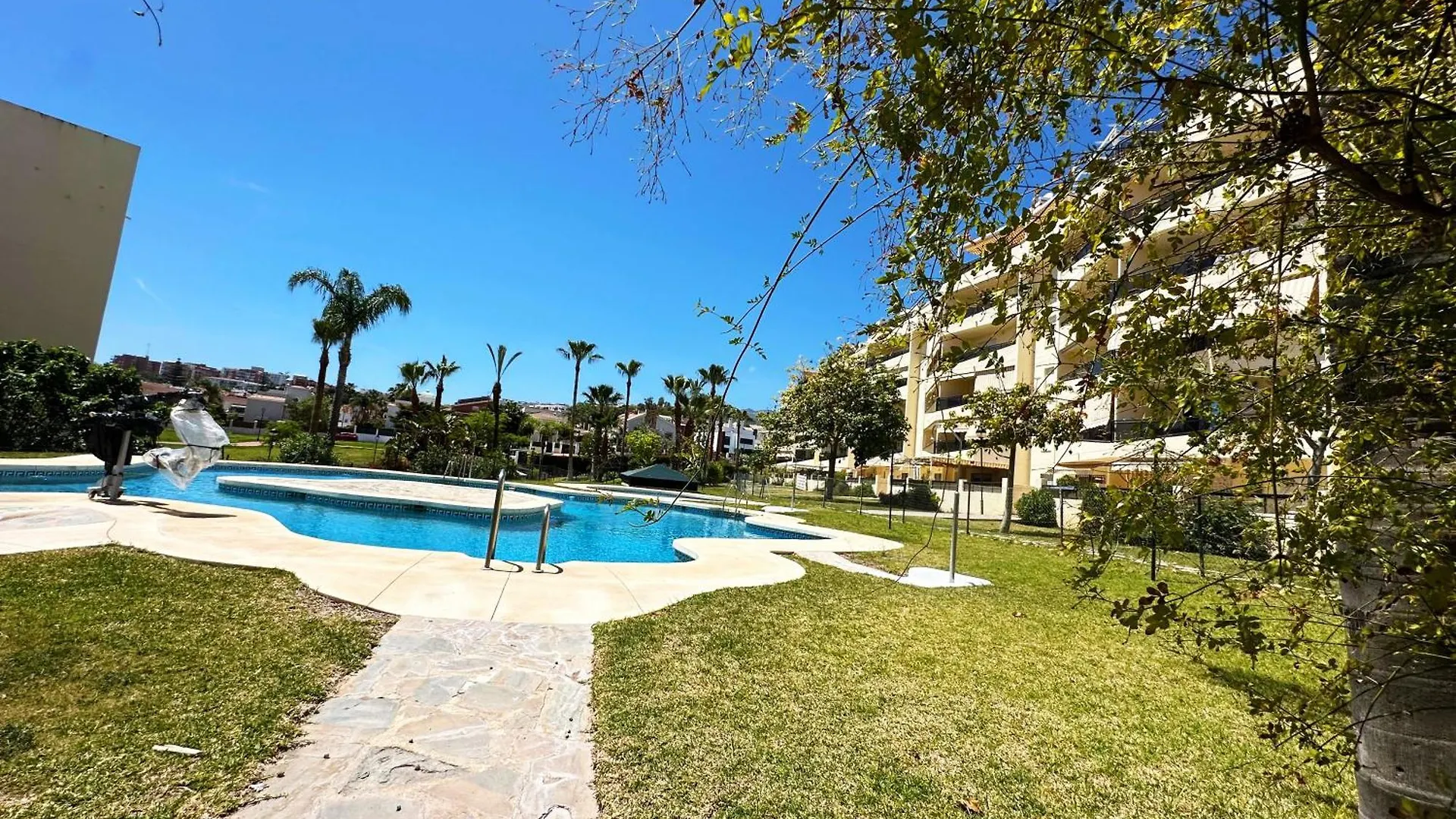 Apartment Bri - Amplio Apartamento Con Terraza, Piscina, Tenis, Padel, Playa A 5 Minutos Torremolinos