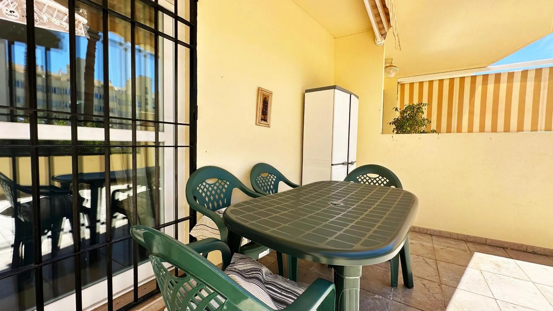 Apartment Bri - Amplio Apartamento Con Terraza, Piscina, Tenis, Padel, Playa A 5 Minutos Torremolinos Spain